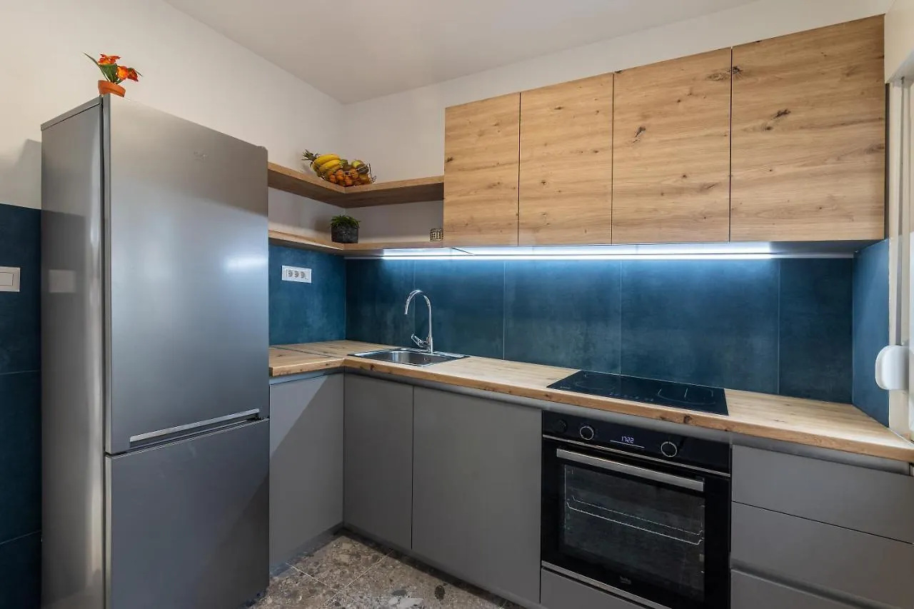 Holiday House Eva & Ema Trogir 0*,