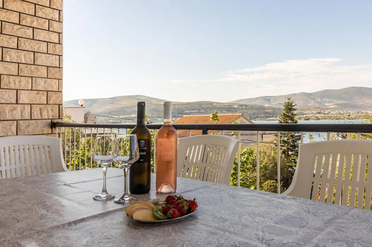 Holiday House Eva & Ema Trogir Holiday home